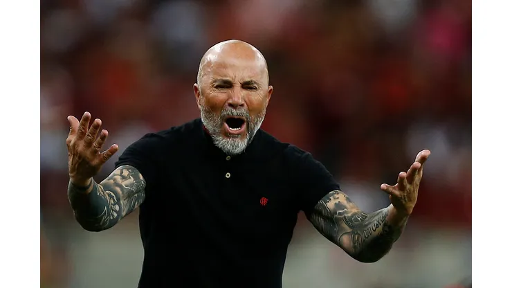 Sampaoli voltou a justificar condição física como causa do tropeço do Flamengo (Photo by Wagner Meier/Getty Images)