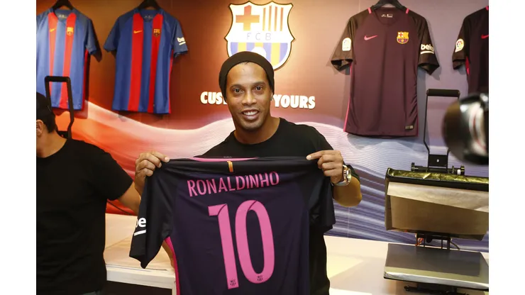 Ronaldinho Gaúcho divulgou playlist das músicas que ouvia no Barcelona (Photo by Jeff Zelevansky/Getty Images for FC Barcelona)