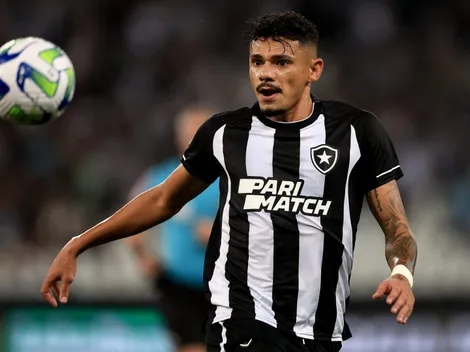Em grande fase, Tiquinho Soares se ofereceu para atuar em gigante paulista antes de fechar com o Botafogo