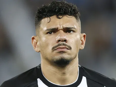 Mercado da bola: Botafogo surpreende e aceita vender Tiquinho Soares para outro grande clube; negócio depende apenas de uma condição