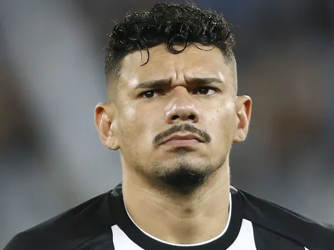 Artilheiro do Brasileirão, Tiquinho Soares é procurado por outro grande clube e pode deixar o Botafogo nos próximos dias