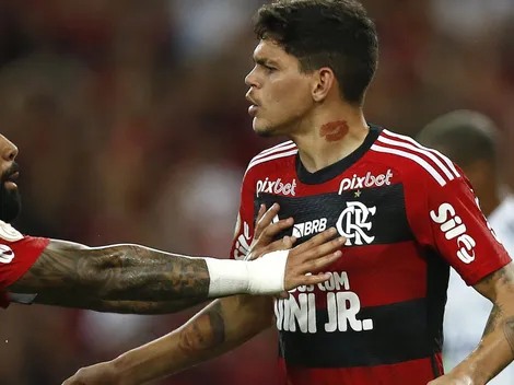 Em alta no futebol brasileiro, Ayrton Lucas, do Flamengo é disputado por dois gigantes europeus no mercado da bola