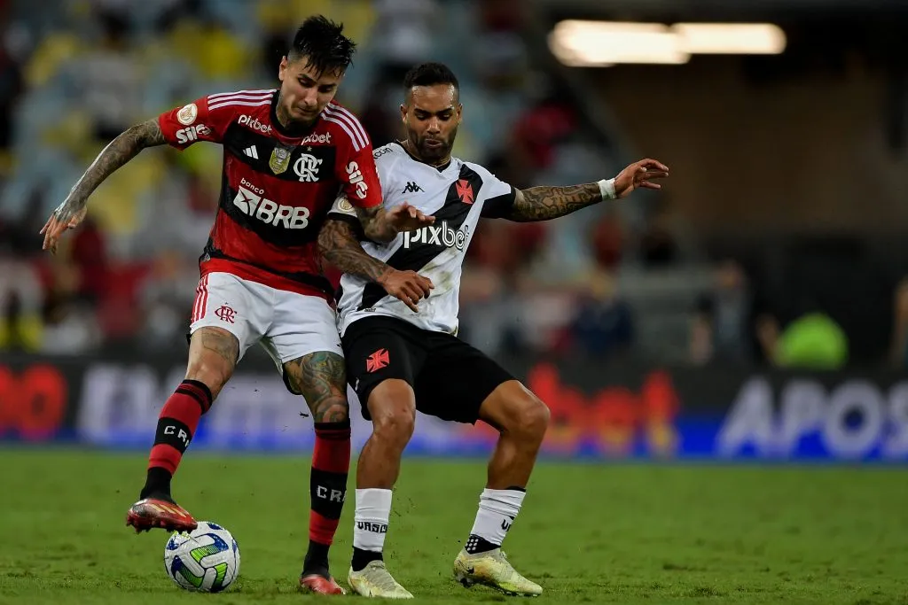 Erick Pulgar, do Flamengo, em ação contra o Vasco. Foto: Thiago Ribeiro/AGIF