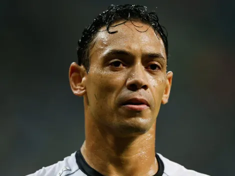 Gigante do futebol brasileiro surpreende e pode acertar com o atacante Ricardo Oliveira, ex-Santos e Atlético Mineiro