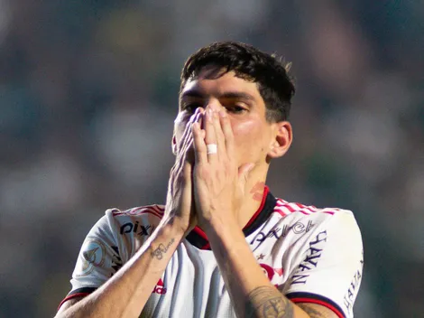 Em alta no futebol brasileiro, Ayrton Lucas encaminha acerto com gigante da Serie A e pode deixar o Flamengo nos próximos dias; clube já busca um substituto