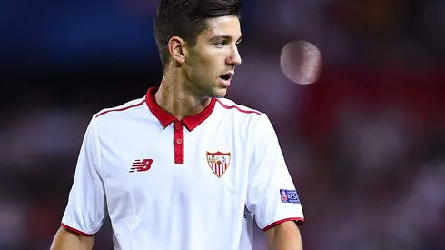 SEVILLE, SPAIN – SEPTEMBER 27: Luciano Vietto of Sevilla FC looks on during the UEFA Champions League Group H match between Sevilla FC and Olympique Lyonnais at the Ramon Sanchez-Pizjuan stadium on September 27, 2016 in Seville, Spain . (Photo by David Ramos/Getty Images)