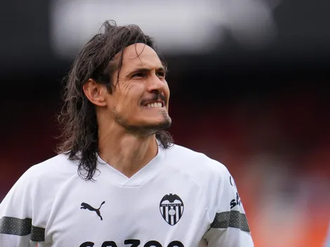 Gigante do futebol brasileiro prepara oferta para tentar fechar com Cavani, que está livre no mercado da bola