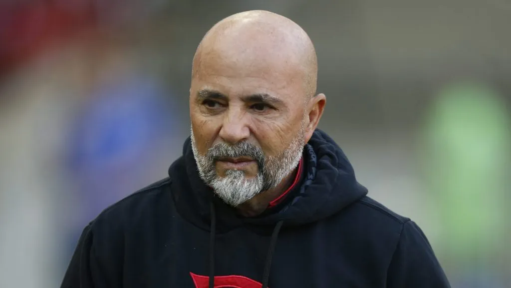 Mercado da bola Barcelona supreende e acerta contratação de atacante do Flamengo