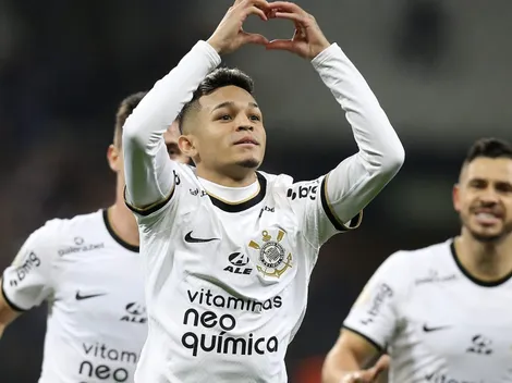 Adson não sai sozinho! Corinthians surpreende e decide liberar outro titular