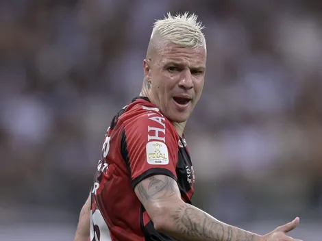 Ele está de volta! Renato Kayzer, ex Athletico PR, acerta retorno ao futebol brasileiro e será anunciado em breve