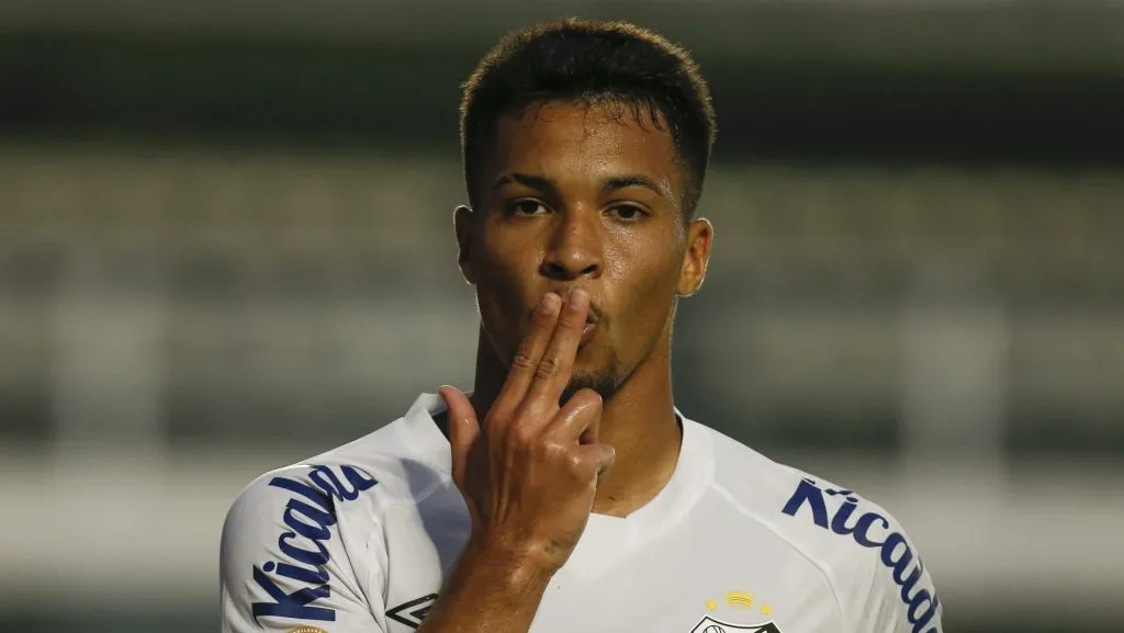 Gigante europeu faz proposta de R$ 106 milhões e encaminha a contratação de Marcos Leonardo