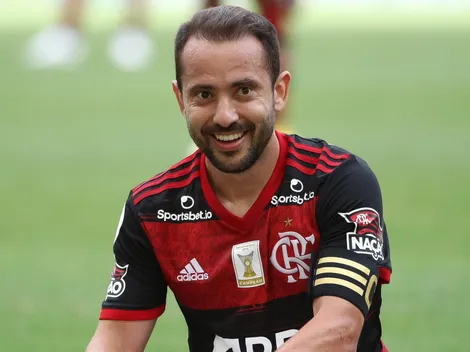 Gigante do futebol brasileiro supera rivais e abre negociações com o meia Éverton Ribeiro