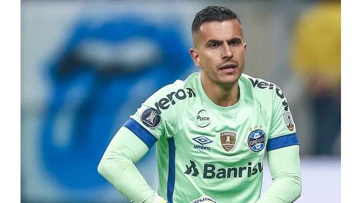 PORTO ALEGRE, BRAZIL - AUGUST 28: Marcelo Grohe of Gremio during the match between Gremio and Estudiantes, part of Copa Conmebol Libertadores 2018, at Arena do Gremio on August 28, 2018, in Porto Alegre, Brazil. (Photo by Lucas Uebel/Getty Images)