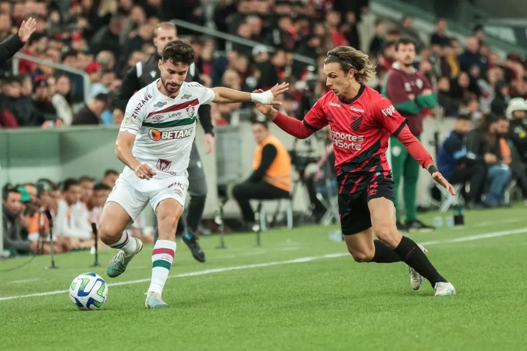 Agustín Canobbio pelo Athletico Paranaense durante partida contra o Fluminense pelo Campeonato Brasileiro. Foto: Robson Mafra/AGIF