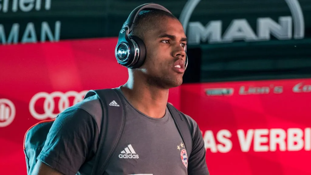 Aconteceu agora Douglas Costa vira alvo de gigante do futebol brasileiro