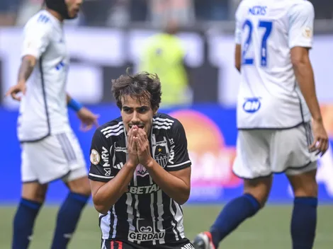 VÍDEO: jogador do Cruzeiro provoca o Atlético MG e joga milho em campo