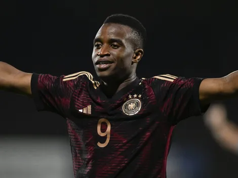 Borussia Dortmund define preço para vender Moukoko; 4 gigantes Europeus interessados