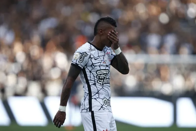 Paulinho. do Corinthians disse em entrevista que pensou em se aposentar. (Photo by Wagner Meier/Getty Images)