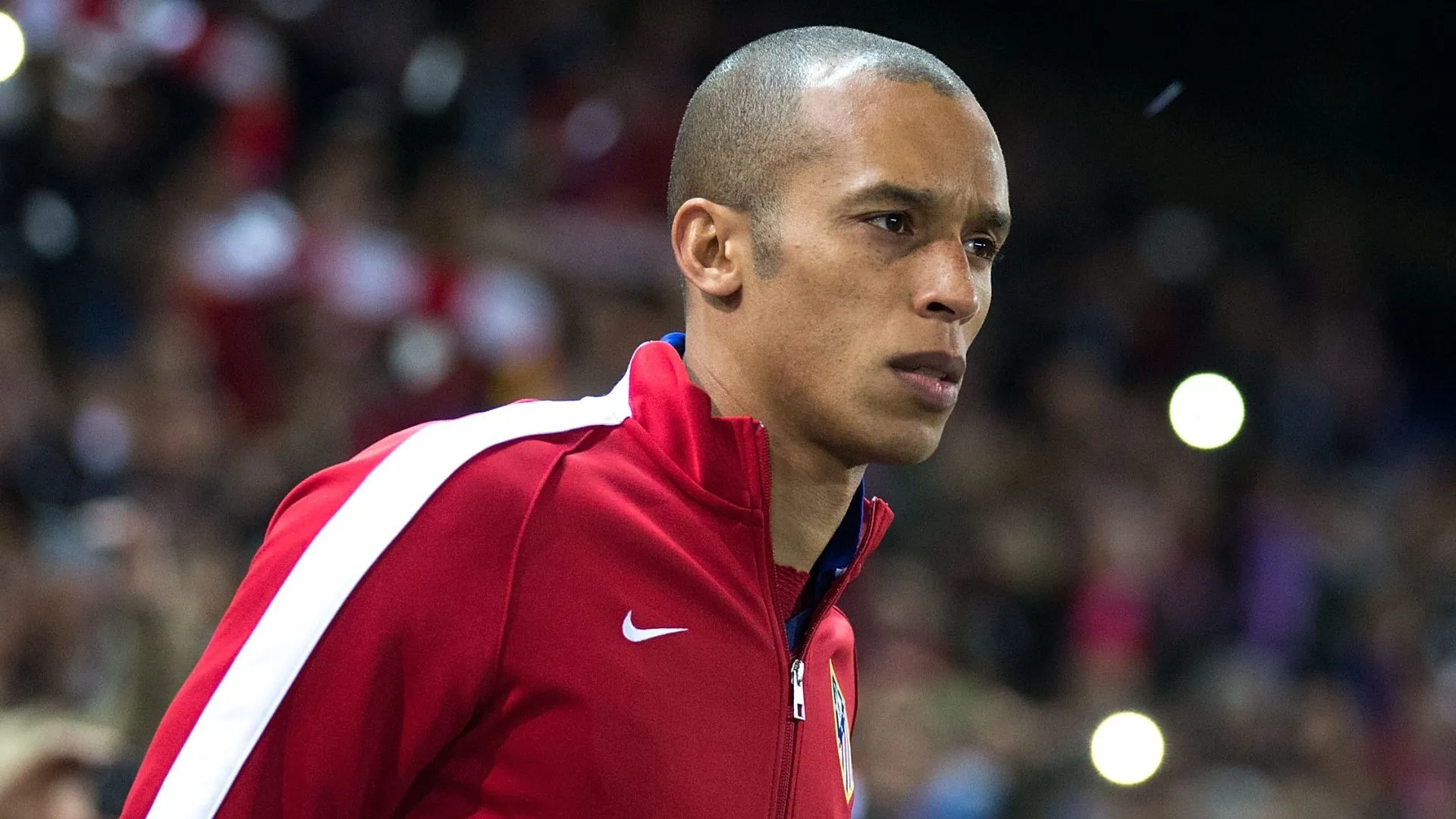 MADRID, SPAIN – MARCH 17: Joao Miranda enters the pitch prior to start the UEFA Champions League round of 16 second leg match between Club Atletico de Madrid and Bayer 04 Leverkusen at Vicente Calderon Stadium on March 17, 2015 in Madrid, Spain.  (Photo by Gonzalo Arroyo Moreno/Getty Images)