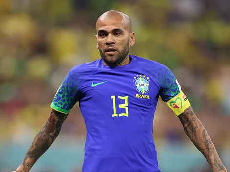 Craque da seleção brasileira surpreende e revela que Daniel Alves é seu ídolo: "Referência"