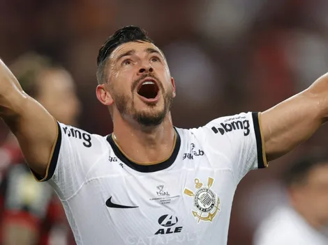 Gigante do futebol brasileiro prepara investida por Giuliano, do Corinthians