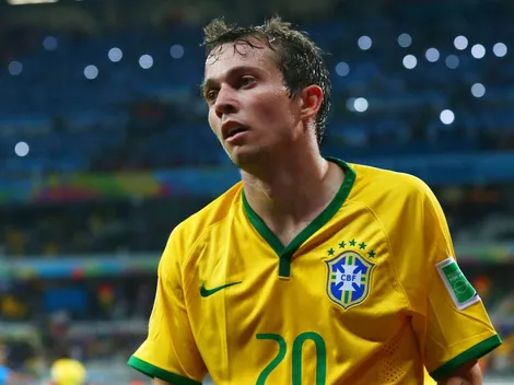 Gigante do futebol brasileiro prepara investida astronômica para comprar Bernard