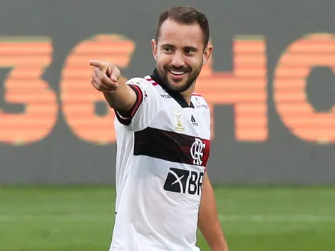 Salário de R$ 750 mil por mês: Éverton Ribeiro se prepara para assinar contrato