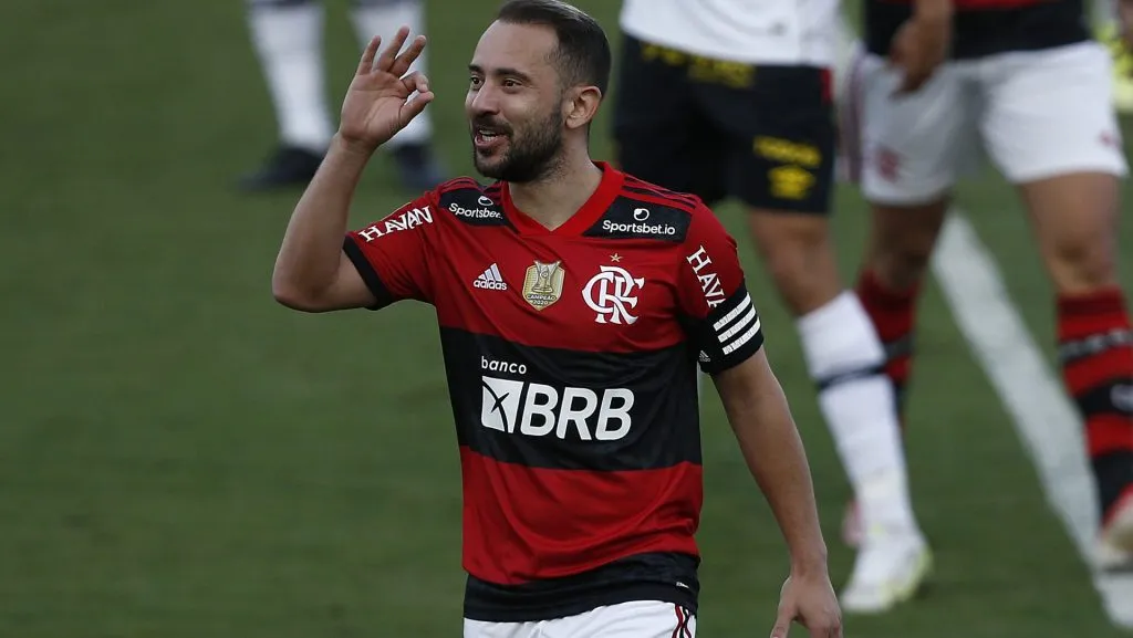 Éverton Ribeiro