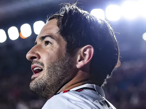 Técnico de gigante do futebol brasileiro 'pede' a contratação de Alexandre Pato
