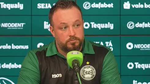 Guilherme Bossle: técnico interino exaltou jovem do Coritiba (Foto: Reprodução/YouTube)
