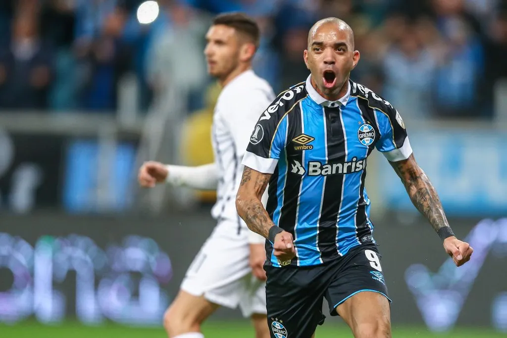 Diego Tardelli nos tempos de Grêmio (Photo by Lucas Uebel/Getty Images)