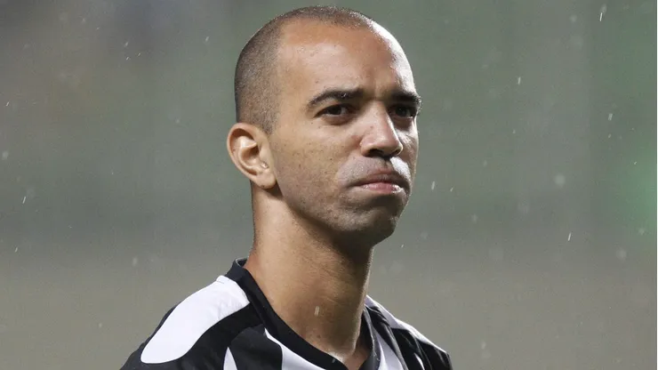 Clube brasileiro acerta a contratação do atacante Diego Tardelli, ex-Galo (Photo by Washington Alves/Getty Images)