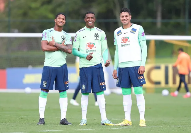 Robert Renan pode voltar ao Brasil. Foto: Rafael Ribeiro/CBF | Flickr