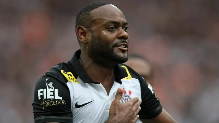 Clube da Série A do Brasileirão pode fechar a contratação de Vágner Love (Photo by Friedemann Vogel/Getty Images)