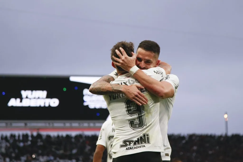 Renato está em fim de contrato com o Corinthians. (Photo by Miguel Schincariol/Getty Images)