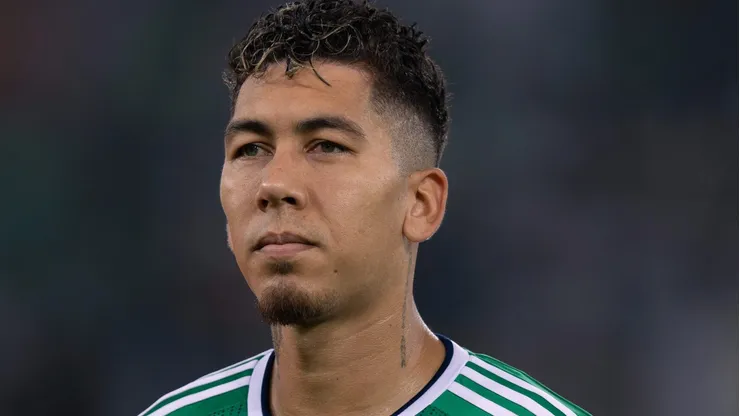 Clube brasileiro quer contratar Firmino para a disputa da Libertadores (Photo by Yasser Bakhsh/Getty Images)