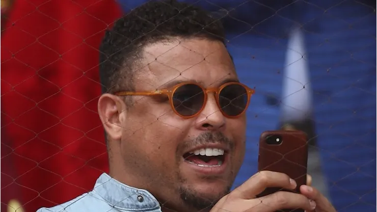 Ronaldo age nos bastidores do Cruzeiro. Foto: Julian Finney/Getty Images