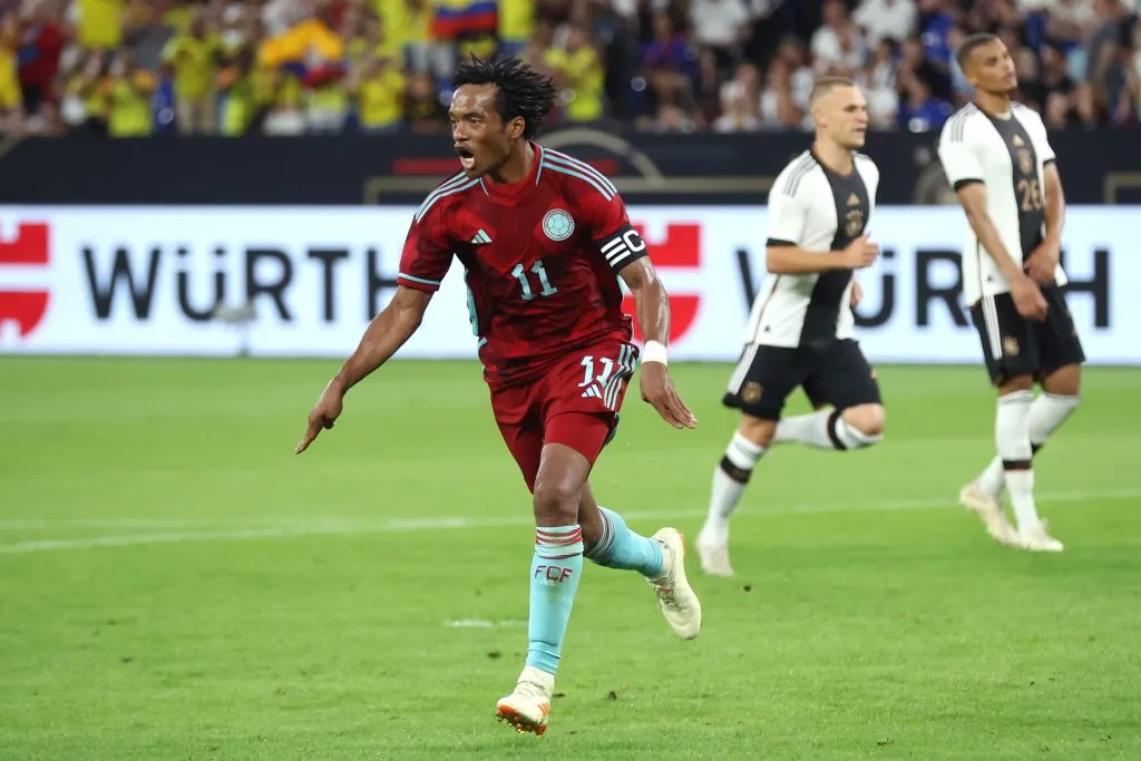 Juan Cuadrado celebra gol contra a Alemanha. (Photo by Alex Grimm/Getty Images)