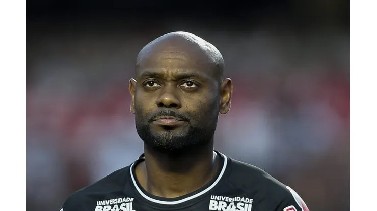 Love pode assinar com o último time da carreira. (Photo by Miguel Schincariol/Getty Images)