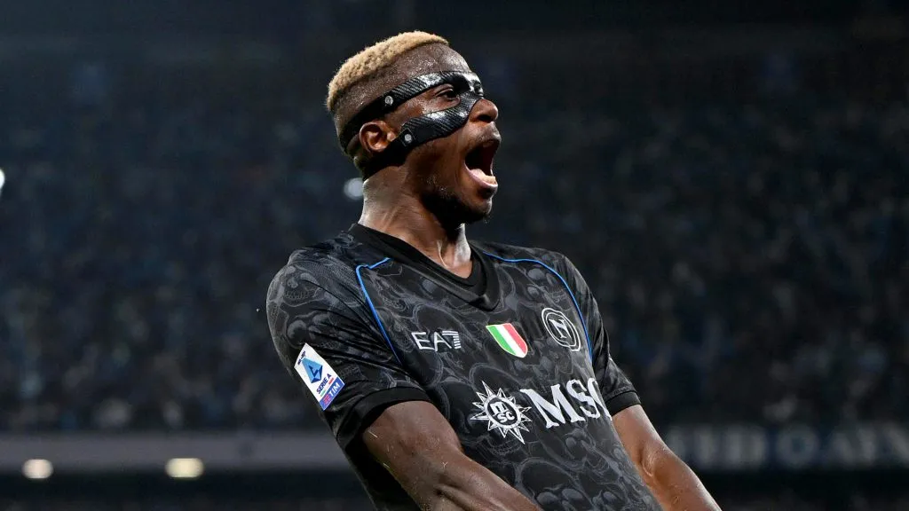 Entrou na disputa! Chelsea ganha ‘forte concorrente’ para fechar a contratação de Victor Osimhen  (Photo by Francesco Pecoraro/Getty Images)