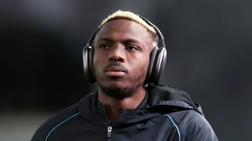 Entrou na disputa! Chelsea ganha ‘forte concorrente’ para fechar a contratação de Victor Osimhen (Photo by Emilio Andreoli/Getty Images)