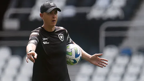 Tiago Nunes: técnico perdeu titular no Botafogo (Foto: Vitor Silva/Botafogo/Divulgação)