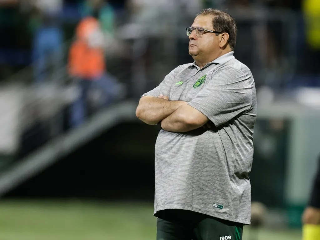 Guto Ferreira foi escolhido para comandar o time em 2024 (Foto: Alexandre Schneider/Getty Images)
