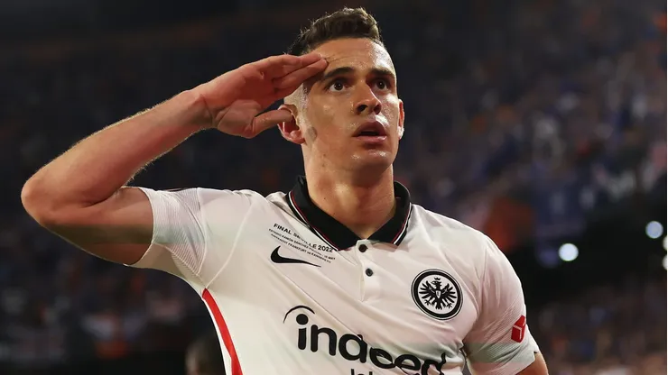 SAF do Brasileirão pode atravessar o Palmeiras e contratar Rafael Borré (Photo by Maja Hitij/Getty Images)
