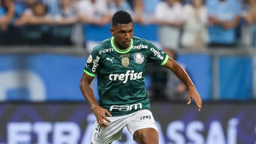 Gigante Europeu monitora grande ‘joia’ do Palmeiras; Proposta acima de R$214 milhões pode chegar (Photo by Pedro H. Tesch/Getty Images)