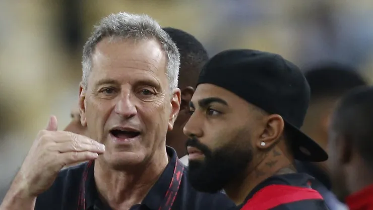 Landim e Gabigol conversam no Maracanã: Foto: Wagner Meier/Getty Images