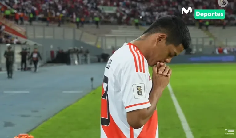 João Grimaldo pela Seleção do Peru | Foto: Reprodução/Youtube/Movistar