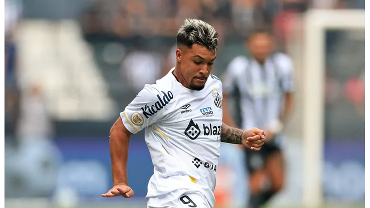 Desbancou a concorrência: Real Madrid surpreende o Santos e define valor astronômico para fechar com Marcos Leonardo (Photo by Buda Mendes/Getty Images)