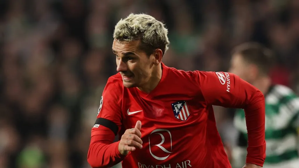 Já decidiu seu futuro! Antoine Griezmann pega todos de surpresa e já sabe onde vai jogar em 2024 (Photo by Ian MacNicol/Getty Images)