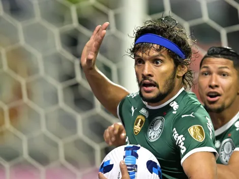 Campeão Mundial volta a se interessar por Gustavo Scarpa e está disposto a pagar caro